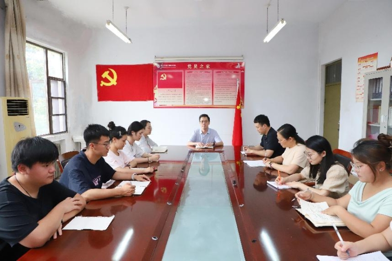 我校党建指导员、党委副书记王楠斐深入康养学院开展专题调研
