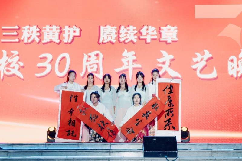 5739c64e9feb266f628aed1c140bd5a.jpg