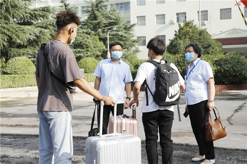 我院喜迎2020级中专新生和2019级大中专学生