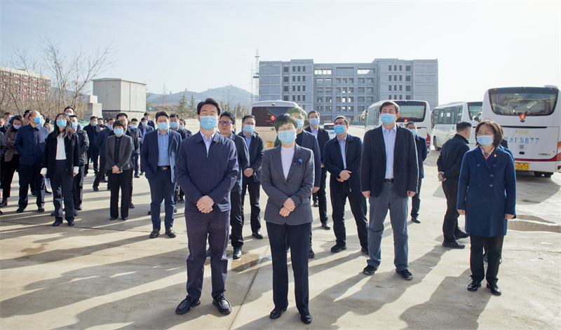 新密市领导班子莅临我院新密校区重点项目观摩指导